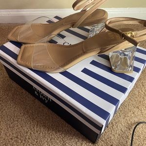 Crown ivy, dress sandals, size 8 1/2 brand new, never worn